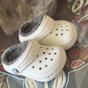 Crocs Toddlers Classic Lined in Grey/White Size 5 Fur Lined